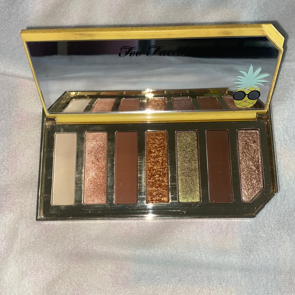 Too Faced Pineapple Eyeshadow Palette